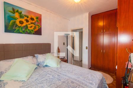 Casa à venda com 250m², 3 quartos e 7 vagas Casa à venda com 250m², 3 quartos e 7 vagasSuíte 1