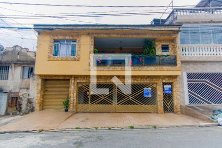 Casa à venda com 250m², 3 quartos e 7 vagas Casa à venda com 250m², 3 quartos e 7 vagasFachada