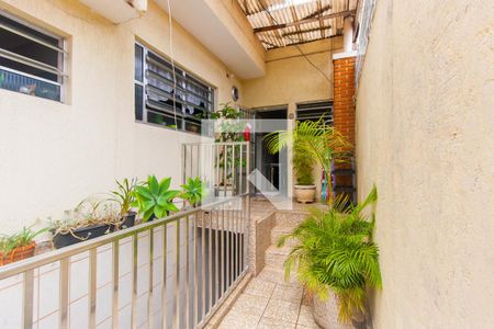 Casa à venda com 250m², 3 quartos e 7 vagas Casa à venda com 250m², 3 quartos e 7 vagasQuintal