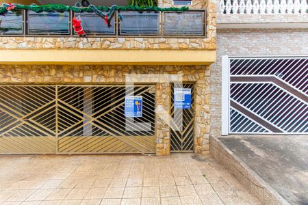 Casa à venda com 250m², 3 quartos e 7 vagas Casa à venda com 250m², 3 quartos e 7 vagasPlaca Instalada