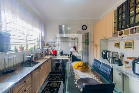 Casa à venda com 250m², 3 quartos e 7 vagas Casa à venda com 250m², 3 quartos e 7 vagasCozinha