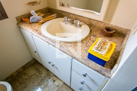 Apartamento à venda com 182m², 4 quartos e 3 vagas Apartamento à venda com 182m², 4 quartos e 3 vagasBanheiro social