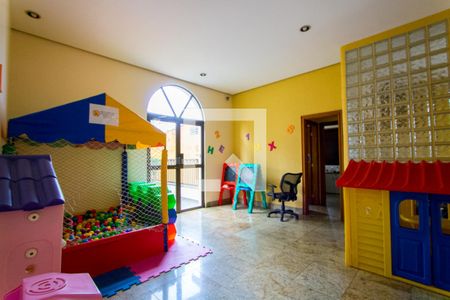 Apartamento à venda com 182m², 4 quartos e 3 vagas Apartamento à venda com 182m², 4 quartos e 3 vagasÁrea comum - Brinquedoteca