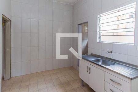 Cozinha de apartamento para alugar com 1 quarto, 20m² em Vila Guilherme, São Paulo