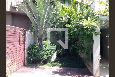 Casa de condomínio à venda com 442m², 4 quartos e 6 vagas
