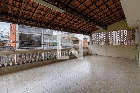 Casa à venda com 287m², 3 quartos e 3 vagas Casa à venda com 287m², 3 quartos e 3 vagasVaranda