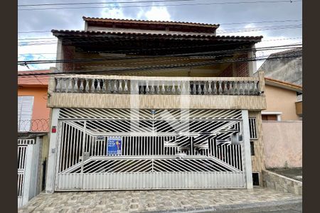 Casa à venda com 287m², 3 quartos e 3 vagas Casa à venda com 287m², 3 quartos e 3 vagasFachada