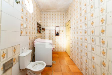 Casa à venda com 360m², 3 quartos e 8 vagas Casa à venda com 360m², 3 quartos e 8 vagasBanheiro Social