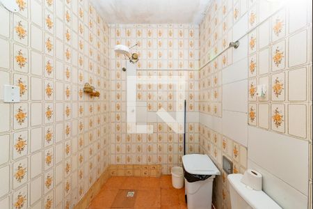 Casa à venda com 360m², 3 quartos e 8 vagas Casa à venda com 360m², 3 quartos e 8 vagasBanheiro Social