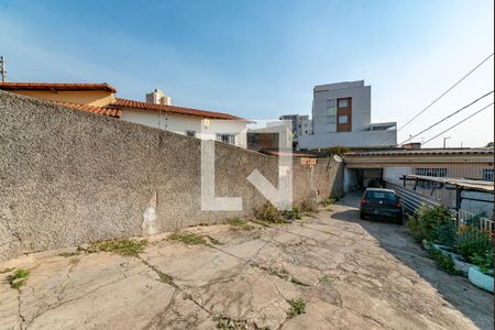 Casa à venda com 360m², 3 quartos e 8 vagas Casa à venda com 360m², 3 quartos e 8 vagasGaragem