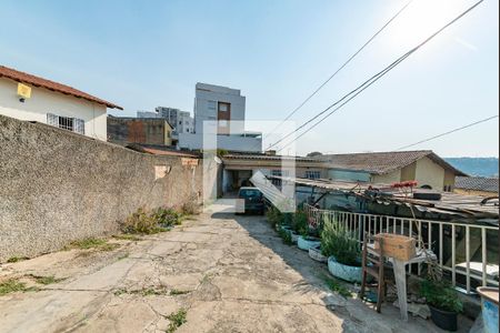 Casa à venda com 360m², 3 quartos e 8 vagas Casa à venda com 360m², 3 quartos e 8 vagasGaragem