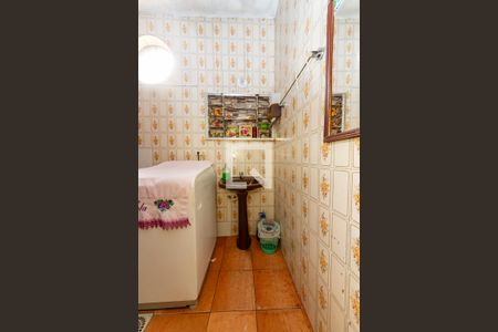 Casa à venda com 360m², 3 quartos e 8 vagas Casa à venda com 360m², 3 quartos e 8 vagasBanheiro Social