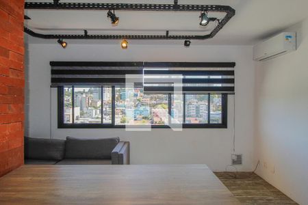 Sala de apartamento para alugar com 1 quarto, 43m² em Jardim do Salso, Porto Alegre