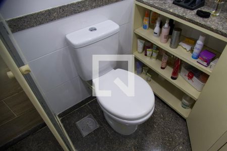 Apartamento para alugar com 140m², 3 quartos e 1 vaga Apartamento para alugar com 140m², 3 quartos e 1 vagaBanheiro da Suíte