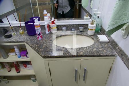 Apartamento para alugar com 140m², 3 quartos e 1 vaga Apartamento para alugar com 140m², 3 quartos e 1 vagaBanheiro da Suíte