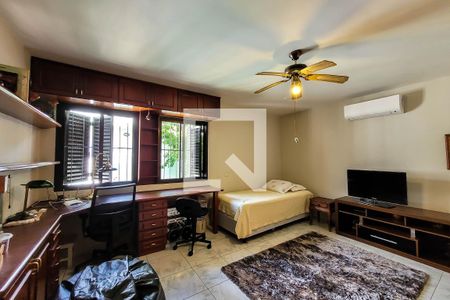 Casa à venda com 262m², 4 quartos e 2 vagasQuarto 1