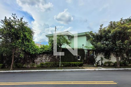 Casa à venda com 262m², 4 quartos e 2 vagasFachada