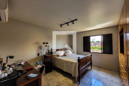 Casa à venda com 262m², 4 quartos e 2 vagasQuarto 3 - Suíte