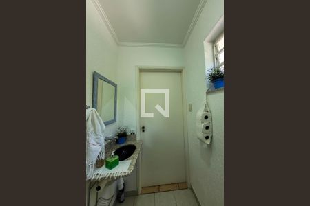 Casa à venda com 262m², 4 quartos e 2 vagasLavabo