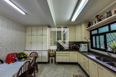 Casa à venda com 262m², 4 quartos e 2 vagasCozinha