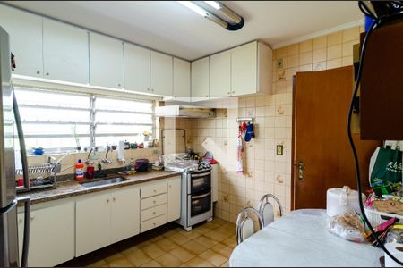 Casa à venda com 237m², 4 quartos e 2 vagas Casa à venda com 237m², 4 quartos e 2 vagasCozinha