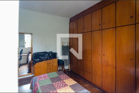 Casa à venda com 237m², 4 quartos e 2 vagas Casa à venda com 237m², 4 quartos e 2 vagasQuarto 4