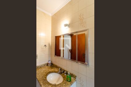 Casa à venda com 237m², 4 quartos e 2 vagas Casa à venda com 237m², 4 quartos e 2 vagasBanheiro da Suíte