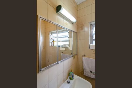 Casa à venda com 237m², 4 quartos e 2 vagas Casa à venda com 237m², 4 quartos e 2 vagasBanheiro Social