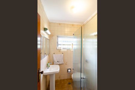 Casa à venda com 237m², 4 quartos e 2 vagas Casa à venda com 237m², 4 quartos e 2 vagasBanheiro Social