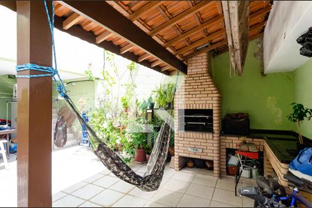 Casa à venda com 237m², 4 quartos e 2 vagas Casa à venda com 237m², 4 quartos e 2 vagasChurrasqueira