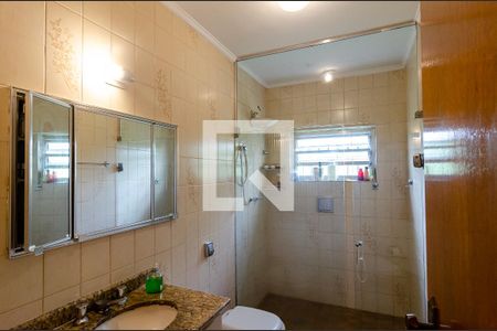 Casa à venda com 237m², 4 quartos e 2 vagas Casa à venda com 237m², 4 quartos e 2 vagasBanheiro da Suíte