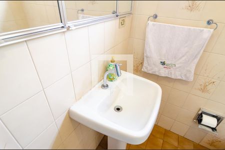 Casa à venda com 237m², 4 quartos e 2 vagas Casa à venda com 237m², 4 quartos e 2 vagasBanheiro Social