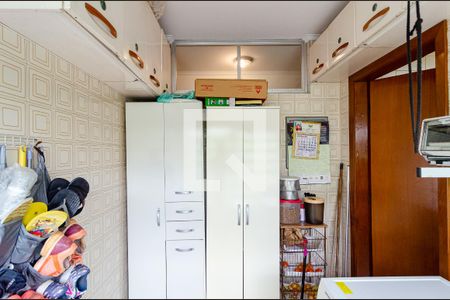 Casa à venda com 237m², 4 quartos e 2 vagas Casa à venda com 237m², 4 quartos e 2 vagasLavanderia