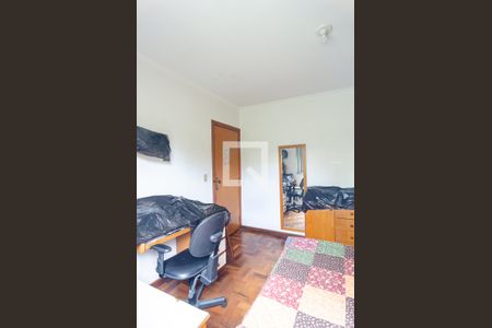 Casa à venda com 237m², 4 quartos e 2 vagas Casa à venda com 237m², 4 quartos e 2 vagasQuarto 4