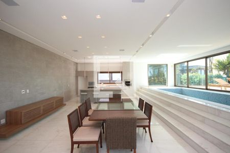 Casa à venda com 5 quartos, 1200m² em Vale dos Cristais, Nova Lima