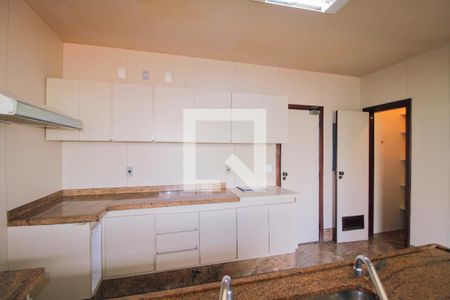 Apartamento à venda com 260m², 4 quartos e 3 vagasCozinha