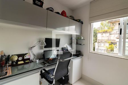 Apartamento à venda com 316m², 4 quartos e 3 vagasEscritório Suíte 2
