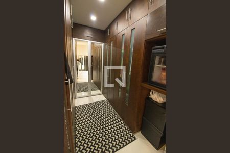 Apartamento à venda com 316m², 4 quartos e 3 vagasBanheiro da Suíte 4