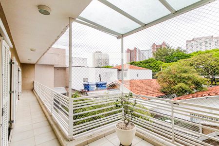 Casa à venda com 380m², 3 quartos e 4 vagas Casa à venda com 380m², 3 quartos e 4 vagasVaranda Quarto