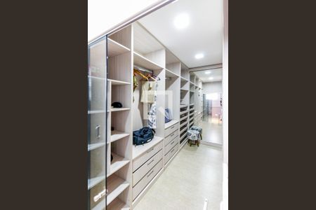 Casa à venda com 380m², 3 quartos e 4 vagas Casa à venda com 380m², 3 quartos e 4 vagasSuíte