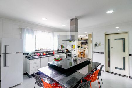 Casa à venda com 380m², 3 quartos e 4 vagas Casa à venda com 380m², 3 quartos e 4 vagasCozinha