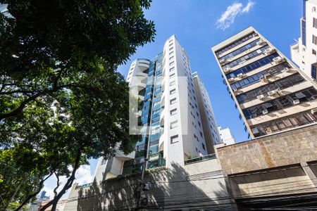 Apartamento para alugar com 172m², 3 quartos e 3 vagas Apartamento para alugar com 172m², 3 quartos e 3 vagasFachada