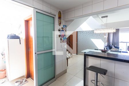 Apartamento para alugar com 172m², 3 quartos e 3 vagas Apartamento para alugar com 172m², 3 quartos e 3 vagasCozinha