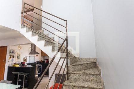 Apartamento para alugar com 172m², 3 quartos e 3 vagas Apartamento para alugar com 172m², 3 quartos e 3 vagasEscada de Acesso a Cobertura