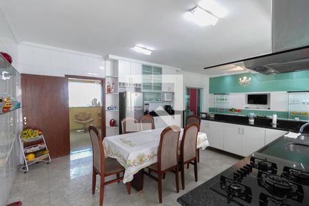 Casa à venda com 360m², 4 quartos e 4 vagasCozinha