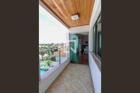 Casa à venda com 360m², 4 quartos e 4 vagasVaranda da suíte