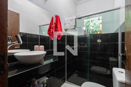 Casa à venda com 360m², 4 quartos e 4 vagasBanheiro das semi suítes 1 e 2