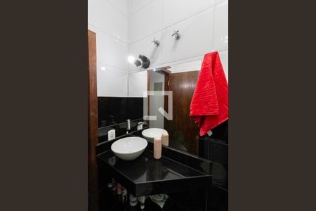 Casa à venda com 360m², 4 quartos e 4 vagasBanheiro das semi suítes 1 e 2