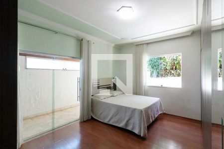 Casa à venda com 360m², 4 quartos e 4 vagasSemi suíte 1