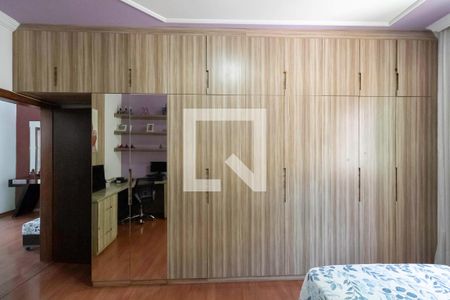 Casa à venda com 360m², 4 quartos e 4 vagasSemi suíte 2